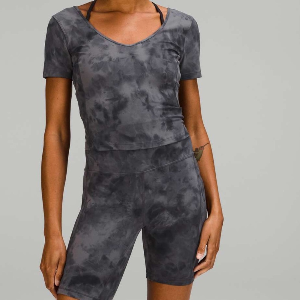 NWOT Lululemon align tee size 10